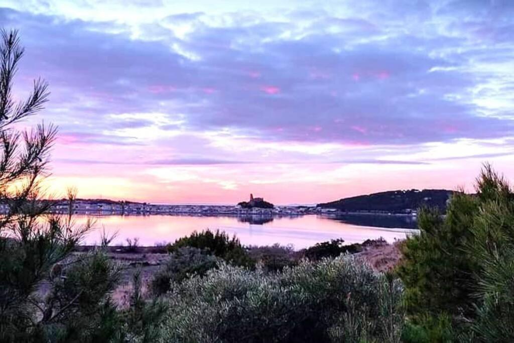 La Maisonnette Yourhosthelper Gruissan Bagian luar foto